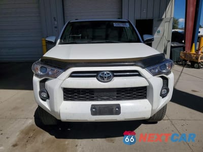 Piąte zdjęcie samochodu w środku: 2022 TOYOTA 4RUNNER SR5 PREMIUM VIN:JTENU5JR4N5980598 - miniatura