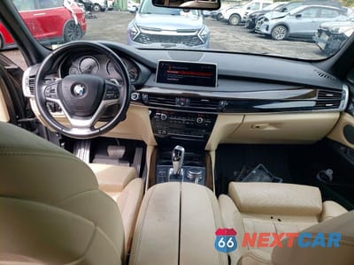 Zdjęcie 8 z 13 samochodu: 2018 BMW X5 XDR40E VIN:5UXKT0C58J0V99396 - miniatura