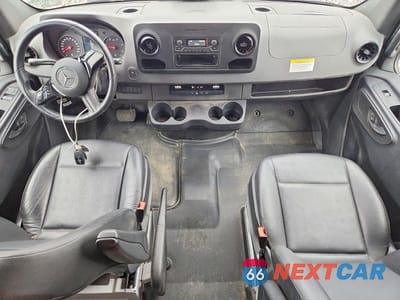 Zdjęcie 8 z 13 samochodu: 2025 MERCEDES-BENZ SPRINTER 2500 VIN:W1Y4NBHY2ST199624 - miniatura