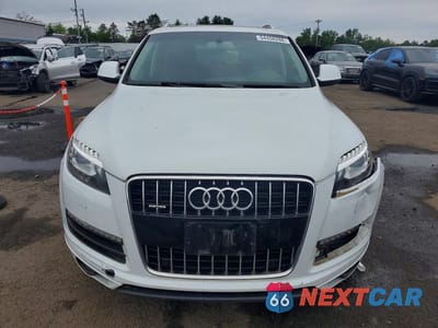 Piąte zdjęcie samochodu w środku: 2015 AUDI Q7 PREMIUM PLUS VIN:WA1LGAFE8FD012877 - miniatura