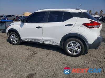 Drugie zdjęcie samochodu z przodu: 2019 NISSAN KICKS S VIN:3N1CP5CU4KL560715 - miniatura