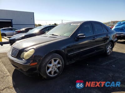 2002 MERCEDES-BENZ C 240 WDBRF61J42F135982 - główne zdjęcie licytacji z USA - miniatura