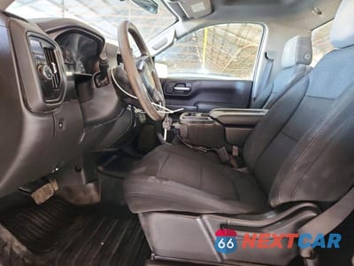 Zdjęcie 7 z 12 samochodu: 2021 CHEVROLET SILVERADO C1500 VIN:3GCNWAEF9MG314299 - miniatura