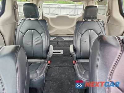 Zdjęcie 10 z 13 samochodu: 2018 CHRYSLER PACIFICA TOURING L VIN:2C4RC1BG8JR124149 - miniatura