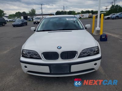 Piąte zdjęcie samochodu w środku: 2003 BMW 325 XI VIN:WBAEU33443PM59096 - miniatura