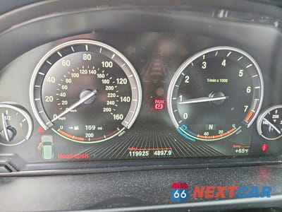 Zdjęcie 9 z 13 samochodu: 2015 BMW X5 XDRIVE50I VIN:5UXKR6C58F0J75175 - miniatura