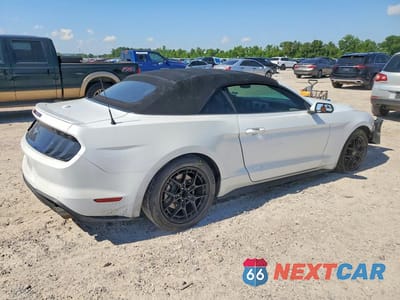 Trzecie zdjęcie samochodu z tyłu: 2018 FORD MUSTANG VIN:1FATP8UH3J5109828 - miniatura