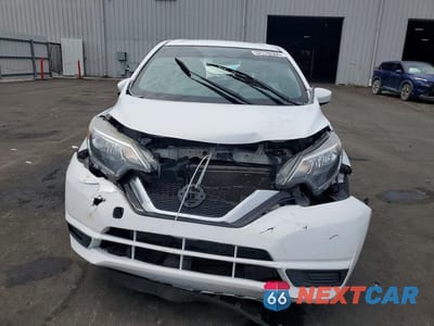 Piąte zdjęcie samochodu w środku: 2017 NISSAN VERSA NOTE SV VIN:3N1CE2CP4HL359341 - miniatura