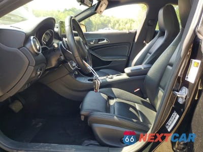 Zdjęcie 7 z 12 samochodu: 2019 MERCEDES-BENZ CLA 250 4MATIC VIN:WDDSJ4GB2KN722845 - miniatura