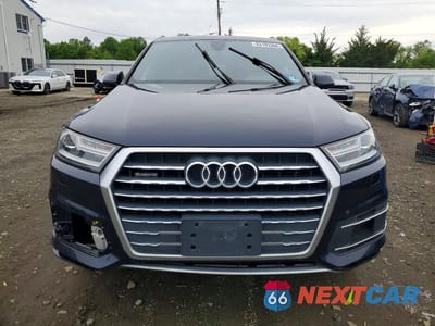 Piąte zdjęcie samochodu w środku: 2017 AUDI Q7 PREMIUM VIN:WA1AHAF73HD038344 - miniatura