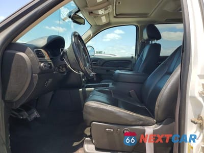 Zdjęcie 7 z 12 samochodu: 2014 GMC SIERRA C2500 SLT VIN:1GT111CG0EF173330 - miniatura