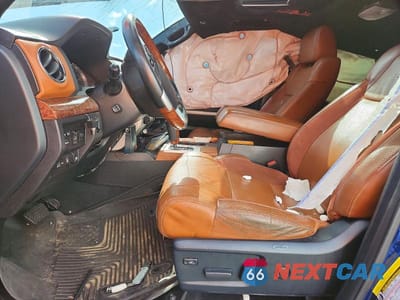 Zdjęcie 7 z 12 samochodu: 2015 TOYOTA TUNDRA 1794 EDITION VIN:5TFAW5F16FX467231 - miniatura
