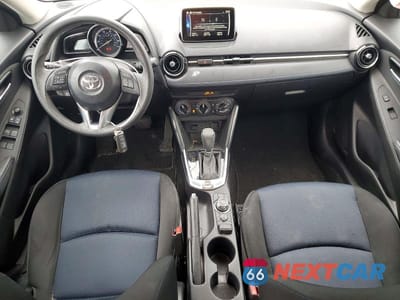 Zdjęcie 8 z 12 samochodu: 2017 TOYOTA YARIS IA BASE VIN:3MYDLBYV0HY179289 - miniatura