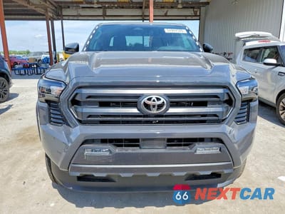 Piąte zdjęcie samochodu w środku: 2026 TOYOTA TACOMA SR5 VIN:3TMLB5JN2TM228937 - miniatura