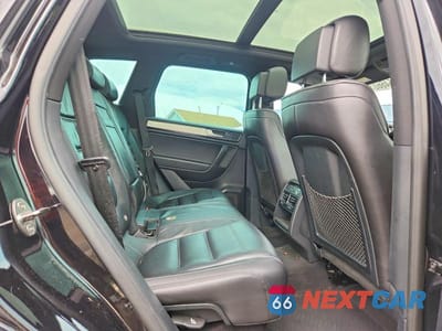 Zdjęcie 11 z 13 samochodu: 2017 VOLKSWAGEN TOUAREG WOLFSBURG VIN:WVGRF7BP9HD000586 - miniatura