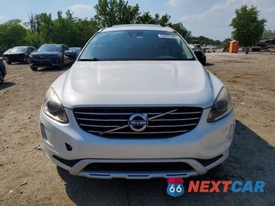 Piąte zdjęcie samochodu w środku: 2017 VOLVO XC60 T5 DYNAMIC VIN:YV440MDR7H2222680 - miniatura
