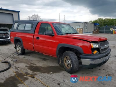 Czwarte zdjęcie samochodu z boku: 2004 CHEVROLET SILVERADO K1500 VIN:1GCEK14V04E116092 - miniatura