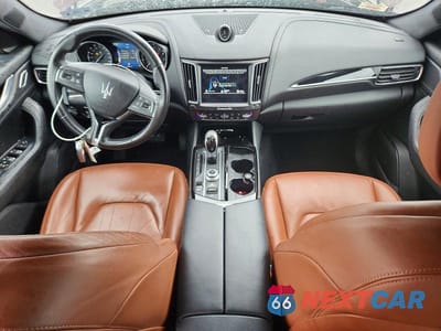 Zdjęcie 8 z 12 samochodu: 2017 MASERATI LEVANTE S VIN:ZN661YUA0HX222726 - miniatura