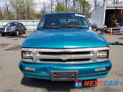 Piąte zdjęcie samochodu w środku: 1996 CHEVROLET S TRUCK S10 VIN:1GCCS1947TK181089 - miniatura