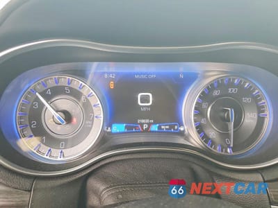 Zdjęcie 9 z 12 samochodu: 2019 CHRYSLER 300 TOURING VIN:2C3CCAAG4KH663127 - miniatura