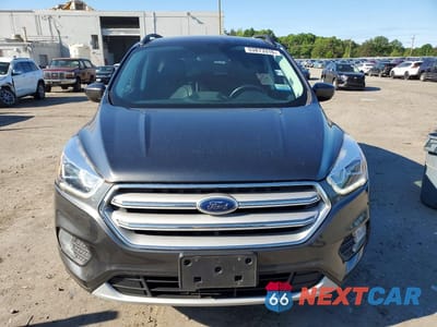 Piąte zdjęcie samochodu w środku: 2018 FORD ESCAPE SEL VIN:1FMCU9HD6JUC04692 - miniatura