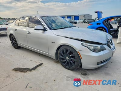 Czwarte zdjęcie samochodu z boku: 2010 BMW 528 I VIN:WBANU5C54AC364983 - miniatura