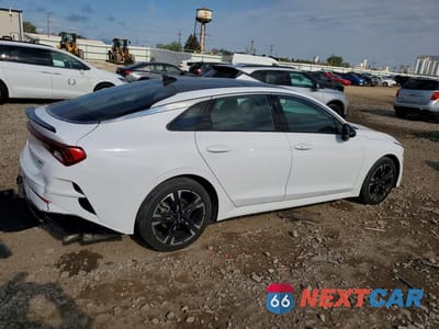 Trzecie zdjęcie samochodu z tyłu: 2023 KIA K5 GT LINE VIN:5XXG64J20PG221420 - miniatura