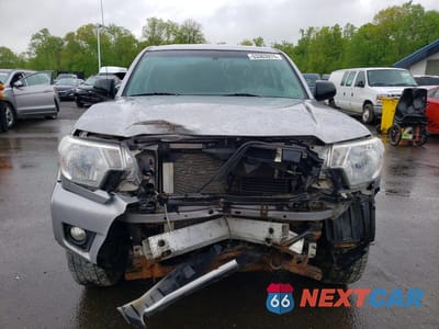 Piąte zdjęcie samochodu w środku: 2014 TOYOTA TACOMA V6 VIN:3TMMU4FN5EM070811 - miniatura