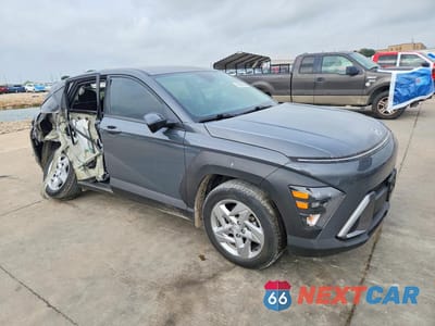 Czwarte zdjęcie samochodu z boku: 2025 HYUNDAI KONA SE VIN:KM8HA3AB1SU191386 - miniatura