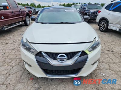 Piąte zdjęcie samochodu w środku: 2017 NISSAN MAXIMA PLATINUM VIN:1N4AA6AP4HC420747 - miniatura