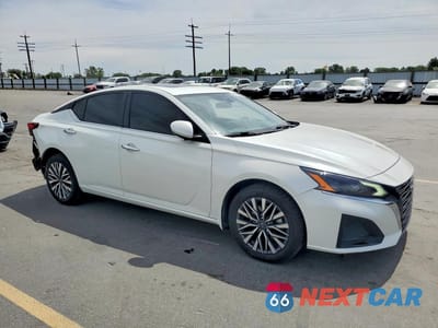 Czwarte zdjęcie samochodu z boku: 2023 NISSAN ALTIMA SV VIN:1N4BL4DWXPN333475 - miniatura