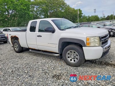 Czwarte zdjęcie samochodu z boku: 2009 CHEVROLET SILVERADO K1500 VIN:2GCEK19C791126425 - miniatura