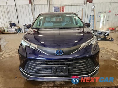Piąte zdjęcie samochodu w środku: 2021 TOYOTA SIENNA XLE VIN:5TDYSKFC5MS015011 - miniatura