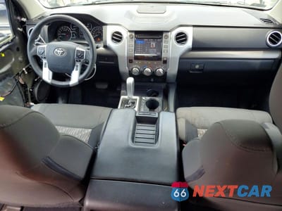 Zdjęcie 8 z 13 samochodu: 2018 TOYOTA TUNDRA CREWMAX SR5 VIN:5TFEM5F17JX128672 - miniatura