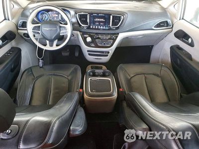 Zdjęcie 8 z 13 samochodu: 2018 CHRYSLER PACIFICA LIMITED VIN:2C4RC1GG9JR320724 - miniatura