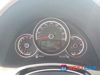 Zdjęcie 9 z 12 samochodu: 2015 VOLKSWAGEN BEETLE 1.8T VIN:3VW517AT2FM818241 - miniatura