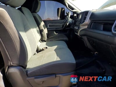 Zdjęcie 7 z 13 samochodu: 2020 RAM 5500 VIN:3C7WRMDL5LG238392 - miniatura