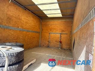 Zdjęcie 8 z 10 samochodu: 2019 GMC SAVANA CUT - BOX TRUCK VIN:7GZ67UCG5KN005791 - miniatura