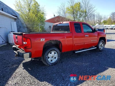 Trzecie zdjęcie samochodu z tyłu: 2011 CHEVROLET SILVERADO K1500 LT VIN:1GCRKSE38BZ202552 - miniatura