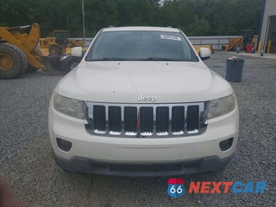 Piąte zdjęcie samochodu w środku: 2012 JEEP GRAND CHEROKEE LAREDO VIN:1C4RJFAT5CC297740 - miniatura