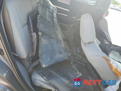 Zdjęcie 13 z 14 samochodu: 2019 TOYOTA HIGHLANDER LE VIN:5TDZARFH4KS044573 - miniatura