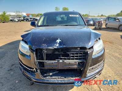 Piąte zdjęcie samochodu w środku: 2015 AUDI Q7 PREMIUM VIN:WA1CGAFE1FD017290 - miniatura