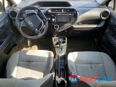 Zdjęcie 8 z 12 samochodu: 2018 TOYOTA PRIUS C VIN:JTDKDTB39J1608701 - miniatura