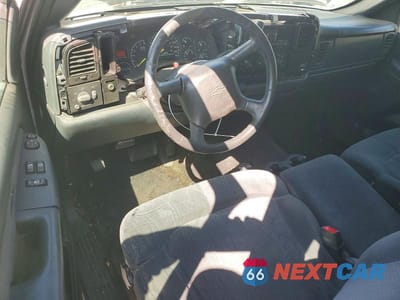 Zdjęcie 8 z 12 samochodu: 2001 CHEVROLET SILVERADO C1500 VIN:2GCEC19V711133152 - miniatura