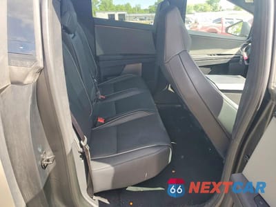 Zdjęcie 10 z 12 samochodu: 2025 TESLA CYBERTRUCK VIN:7G2CEHED6SA063076 - miniatura
