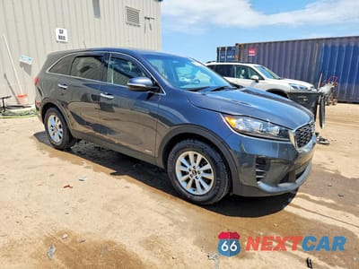 Czwarte zdjęcie samochodu z boku: 2020 KIA SORENTO S VIN:5XYPGDA55LG613497 - miniatura
