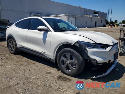 Czwarte zdjęcie samochodu z boku: 2021 FORD MUSTANG MACH-E SELECT VIN:3FMTK1RM7MMA25740 - miniatura