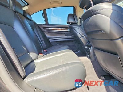 Zdjęcie 10 z 13 samochodu: 2013 BMW 750 XI VIN:WBAYB6C53DC998363 - miniatura