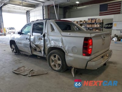 Drugie zdjęcie samochodu z przodu: 2013 CHEVROLET AVALANCHE LTZ VIN:3GNTKGE70DG328050 - miniatura