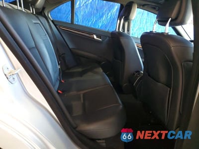 Zdjęcie 10 z 12 samochodu: 2012 MERCEDES-BENZ C 250 VIN:WDDGF4HB0CR218665 - miniatura